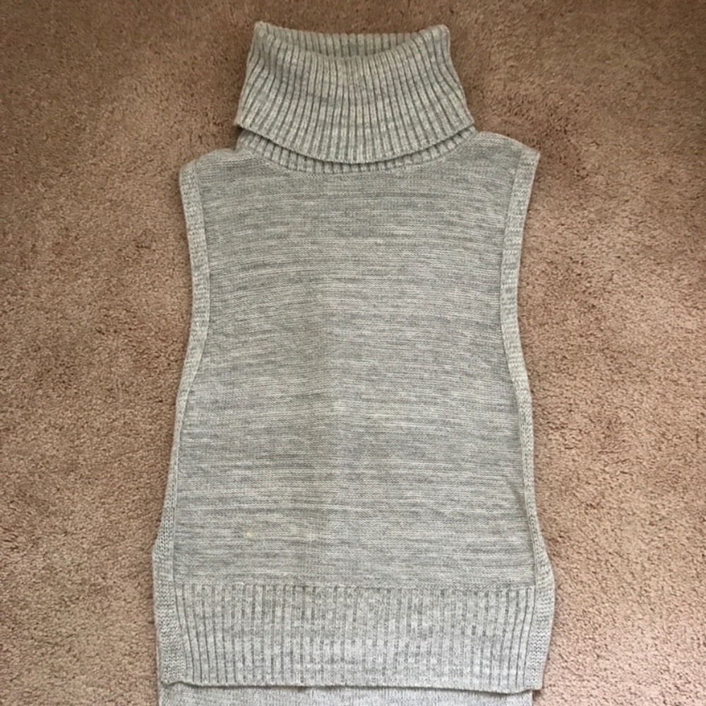 Banana Republic Gray Sleeveless Sweater